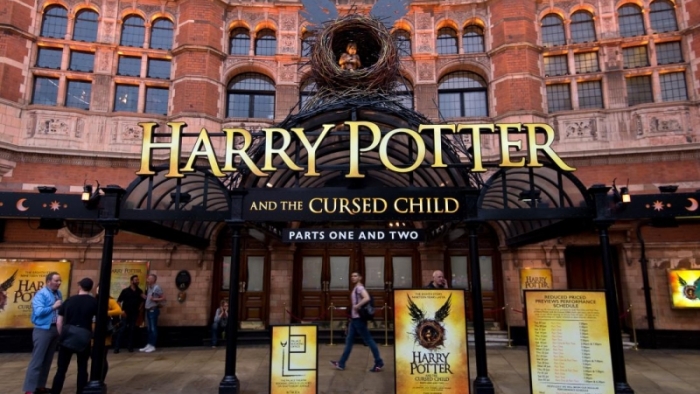 Harry Potter Serisinin yeni kitabı "Harry Potter And The Cursed Child" Yayınlandı
