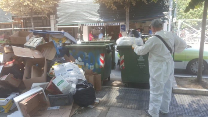 Yunanlılar Arası Belediye Makamları, Bulaşmayı Önlemek İçin Çöp Püskürtülür