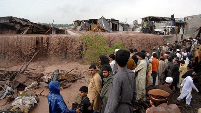 Pakistan'da şiddetli yağışlar 63 can aldı