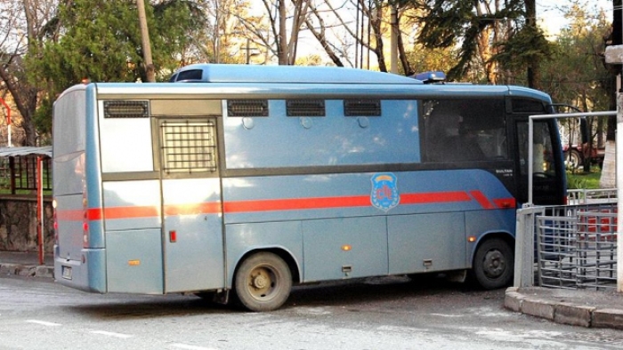 Özgecan'ın katillerine saldıranlar başka cezaevlerine nakledildi