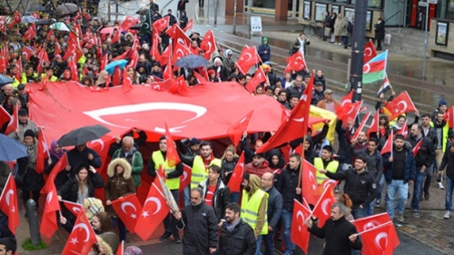 Almanya'da teröre karşı birlik yürüyüşü
