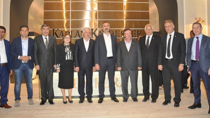Başkan Şahin ve Milletvekilleri Domotex Turkey’e çıkarma yaptı