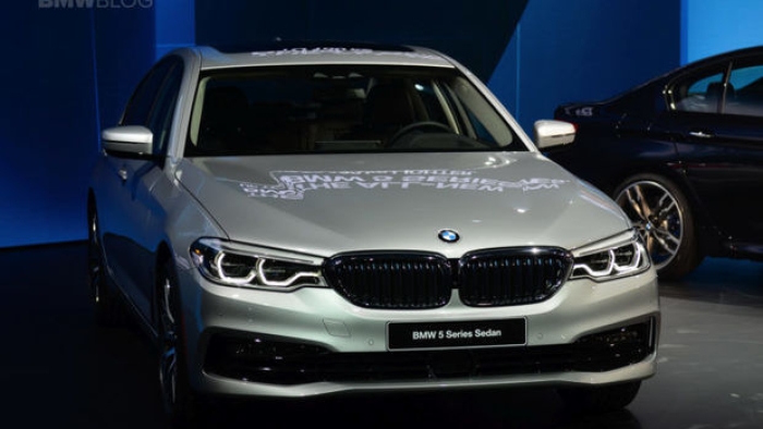BMW yeni aracı 5. seriyi sundu - FOTO