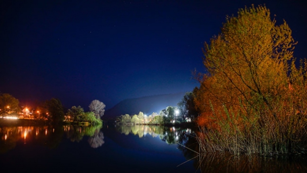 Una nehri görenleri büyülüyor