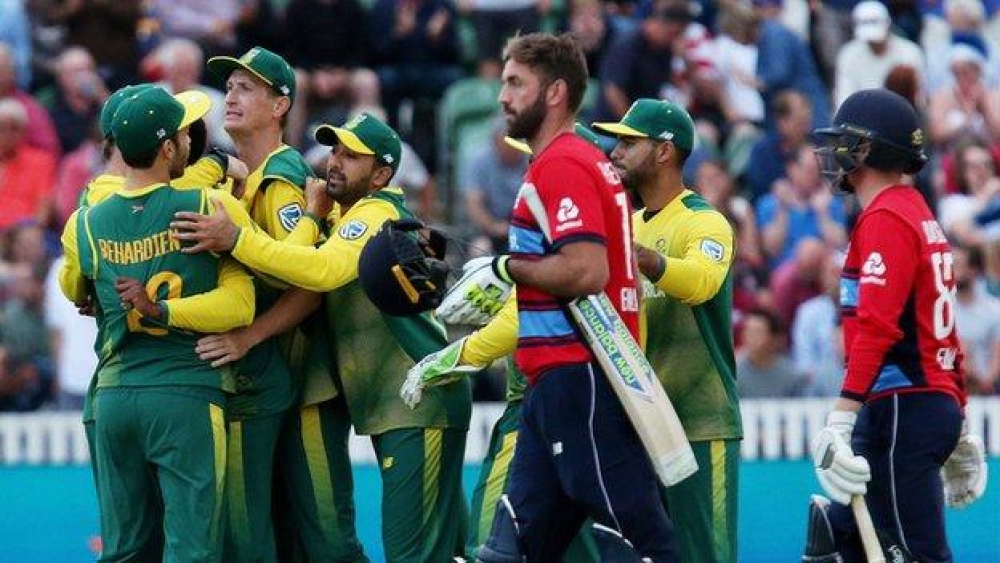 İngiltere v Güney Afrika: Turistler, T20 serisini etkileyici üç tur ile kazandılar
