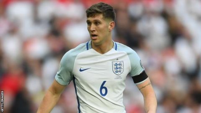 John Stones: Manchester City defansının orta saha oyuncusu İngiltere'de yer alabilir