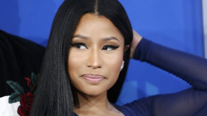 Nicki Minaj, fanlar için üniversite öğrenim ücretini ödeyeceğini söyledi