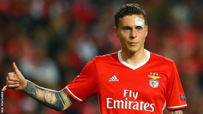 Victor Lindelof: Manchester United, £ 31m Benfica'nın defans oyuncusunu kurdu